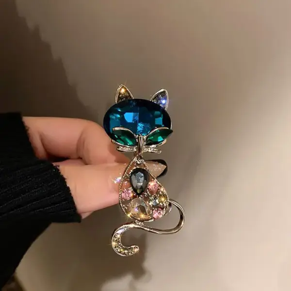 Geschenke für Katzenliebhaber: Katzenbrosche mit Strass