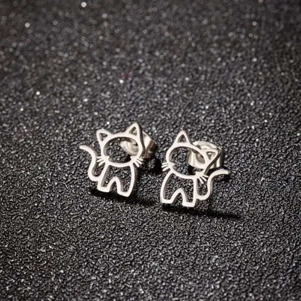 Geschenke für Katzenliebhaber: Ohrstecker Katze, ausgeschnitten