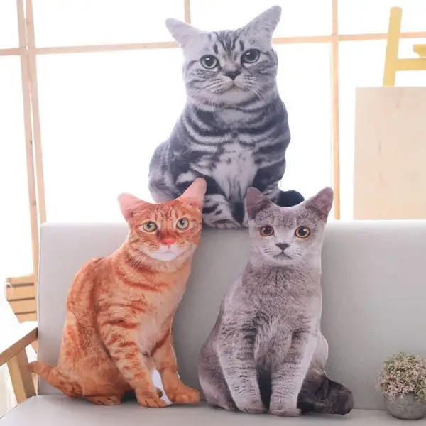 Geschenke für Katzenliebhaber: Kissen in Katzenform, sitzend