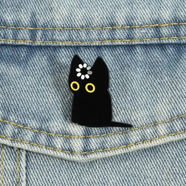 Geschenk für Katzenliebhaber: Schwarzer Katzen-Pin, große Augen – Bild 2