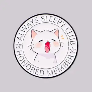 Runder weißer Emaille-Pin mit gähnender Katze und Schriftzug