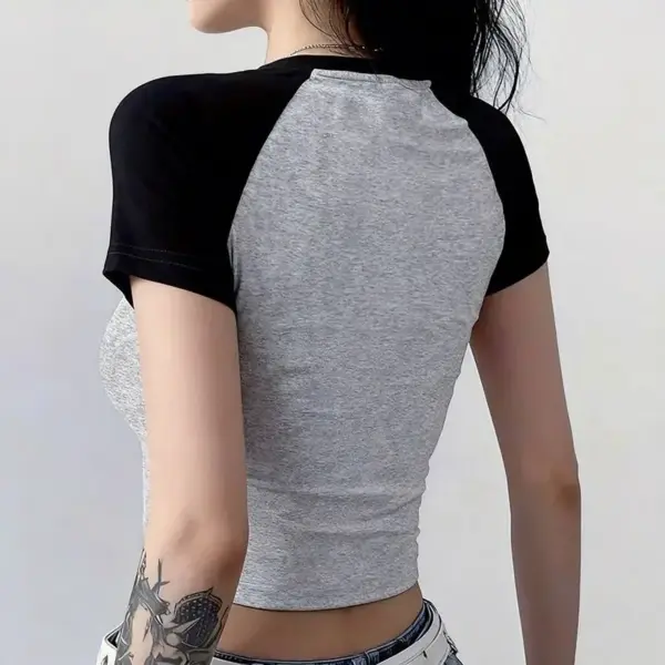 Geschenke für Katzenliebhaber: Damen-Crop-Top mit Katzengrafik – Bild 2