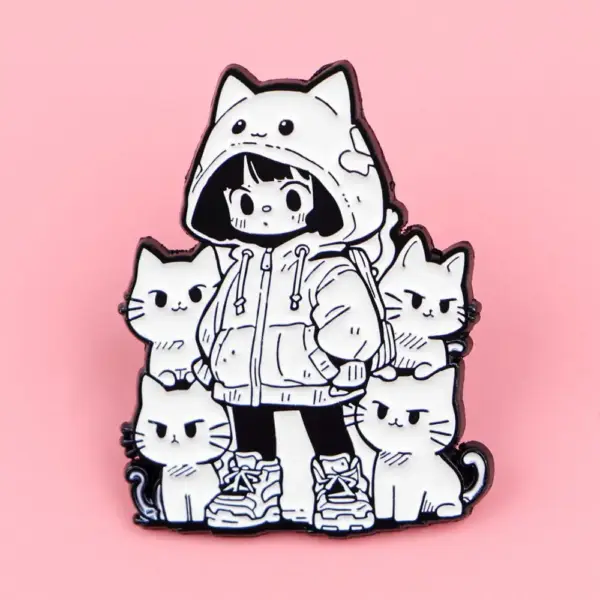 Geschenk für Katzenliebhaber: Emaille-Pin grimmige Katze, Grau – Bild 3
