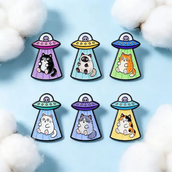 Geschenke für Katzenliebhaber: Katzen-Pins, Raumschiff-Motiv – Bild 4