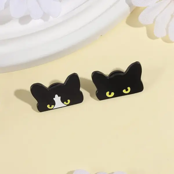 Geschenke für Katzenliebhaber: Anstecknadeln mit spähenden Katzen