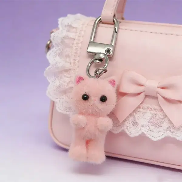 Geschenke für Katzenliebhaber: Flauschiger Katzenanhänger – Bild 4