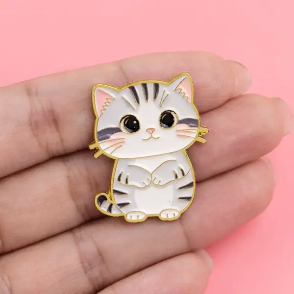 Geschenke für Katzenliebhaber: Pins mit lustigen Katzenmotiven – Bild 4