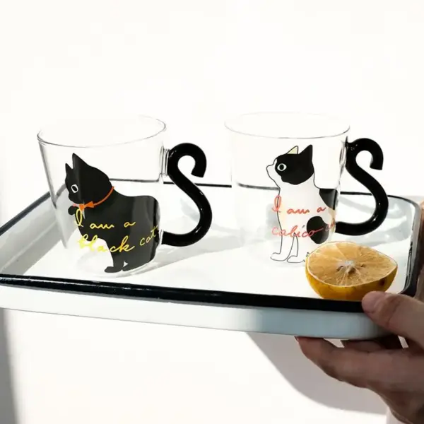 Geschenke für Katzenliebhaber: Glastasse mit Katzen-Schwanzhenkel – Bild 2