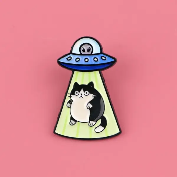 Geschenk für Katzenliebhaber: Emaille-Pin grimmige Katze, Grau – Bild 5