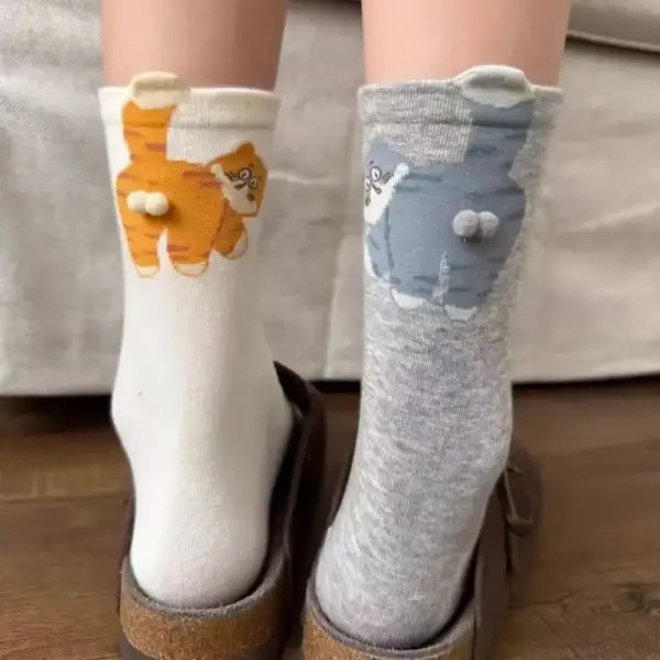 Geschenke für Katzenliebhaber: Socken mit Katzenmotiv und Bommel – Bild 6