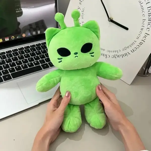 Geschenke für Katzenliebhaber: Plüschtier Katze im Alien-Look – Bild 5