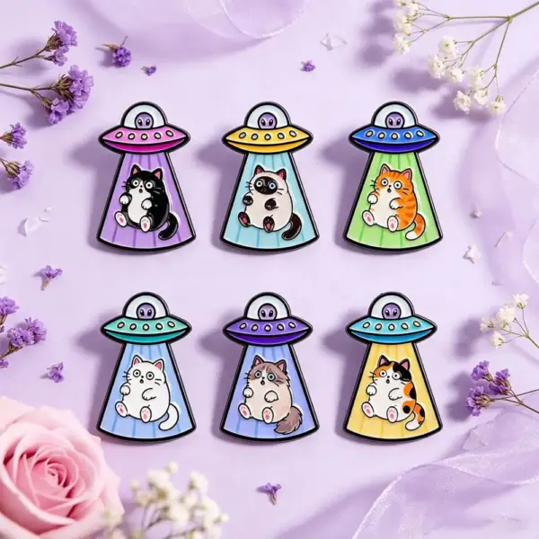Geschenke für Katzenliebhaber: Katzen-Pins, Raumschiff-Motiv – Bild 7