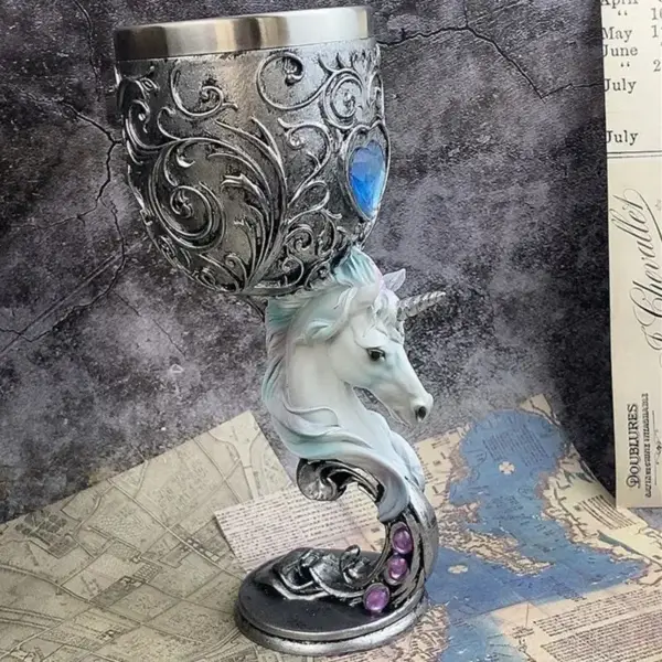 Geschenke für Katzenliebhaber: Pokal mit Katzenfigur am Stiel – Bild 5