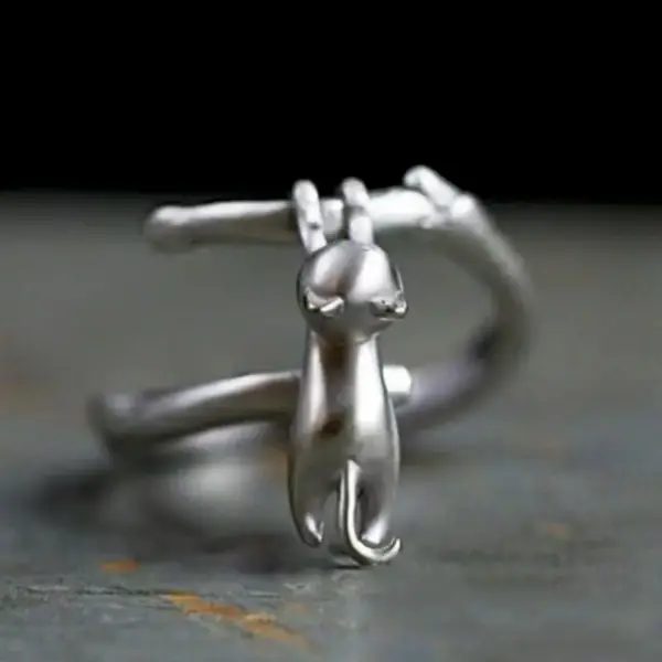 Geschenke für Katzenliebhaber: Ring mit kletternder Katze – Bild 5