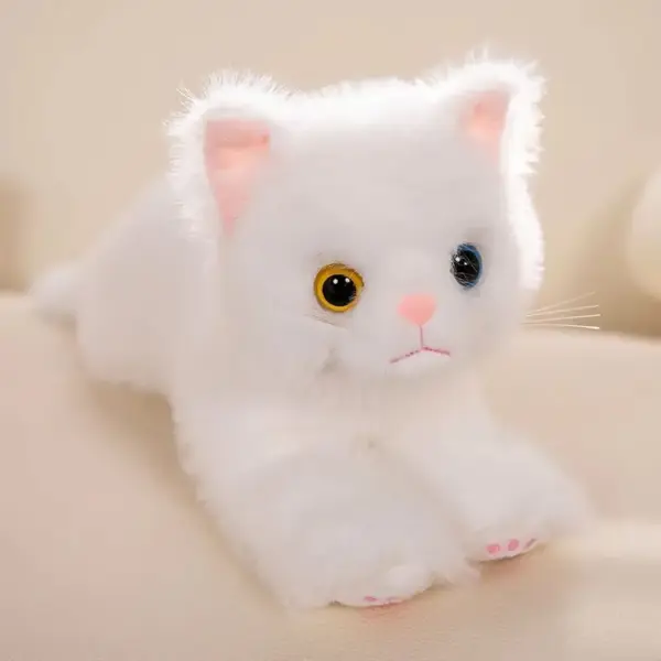 Geschenke für Katzenliebhaber: Plüschkatzen liegend, naturnah – Bild 6