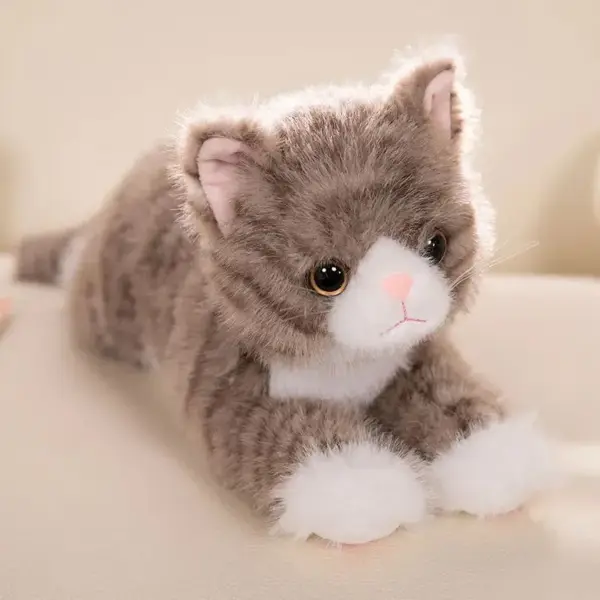 Geschenke für Katzenliebhaber: Plüschkatzen liegend, naturnah – Bild 5