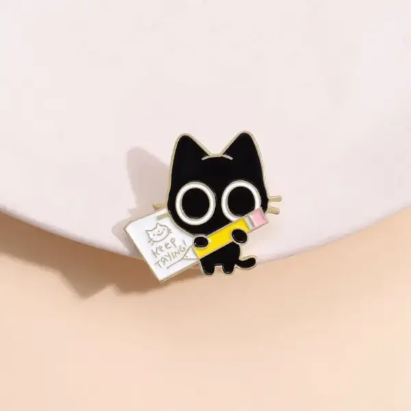 Geschenke für Katzenliebhaber: Katzen-Pin mit großen Augen – Bild 11
