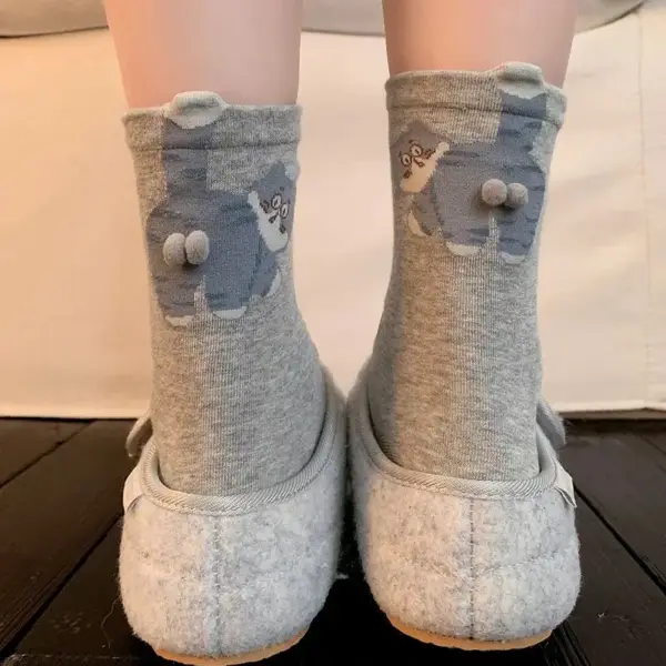 Geschenke für Katzenliebhaber: Socken mit Katzenmotiv und Bommel – Bild 7