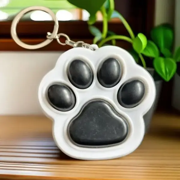 Geschenke für Katzenliebhaber: Schlüsselanhänger in Pfotenform – Bild 7
